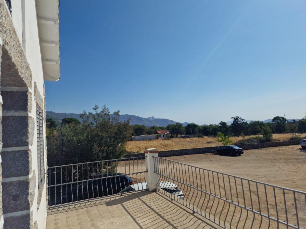 El Nido Del Aguila Hotel Las Gacelas, Becerril Becerril de la Sierra Zewnętrze zdjęcie